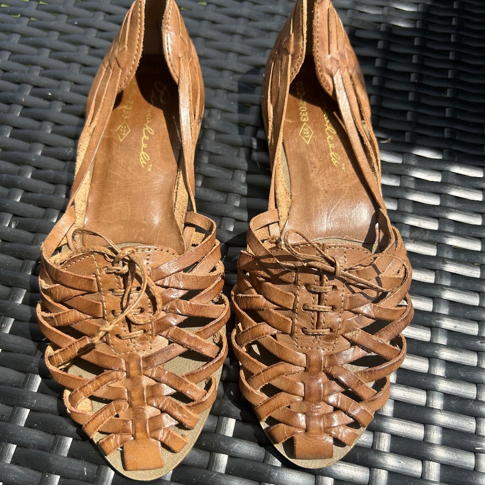 VINTAGE Pinwheels Brazilian Leather Sandals